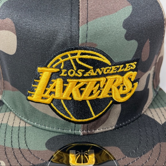 ULTRA GAME LOS ANGELES LAKERS SNAPBACK HAT CAP CAMO NBA BASKETBALL CAMOUFLAGE NE - Picture 3 of 7